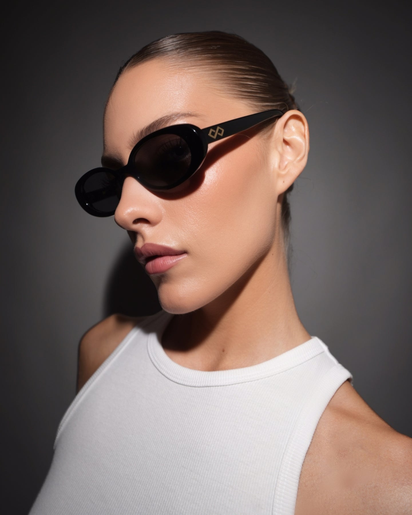 Shop Olivia Sunglasses in Black Colour – Available Online in USA, UK, Canada & United Arab Emirates
